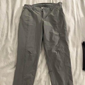 Athleta cropped olive green pants size 4